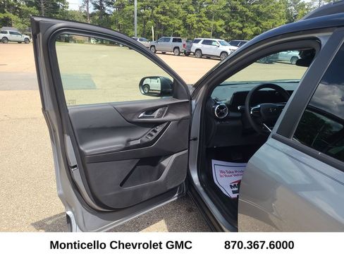 Certified 2026 Chevrolet Equinox LT w/ Midnight Edition FWD image 13