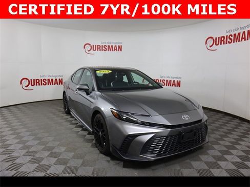 Used 2025 Toyota Camry SE w/ Convenience Package image 9