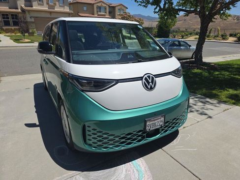 Certified 2025 Volkswagen ID. Buzz 1st Edition RWD image 4