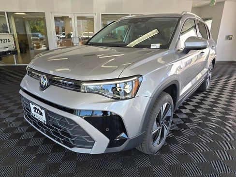 New 2026 Volkswagen Taos SE AWD/4WD image 7