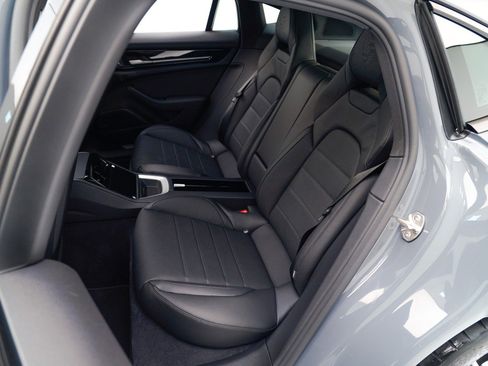 New 2026 Porsche Panamera image 30