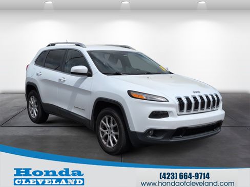 Used 2015 Jeep Cherokee Latitude image 1