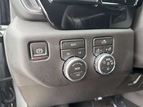 New 2026 GMC Sierra 1500 Elevation image 19