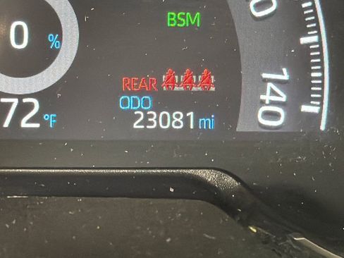 Used 2024 Toyota RAV4 XLE AWD/4WD image 27