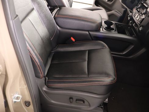 Used 2023 Nissan Titan PRO-4X w/ Pro-4x Convenience Package image 14