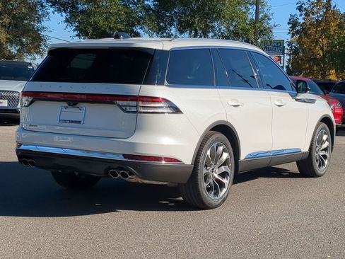 New 2026 Lincoln Aviator 2WD image 3