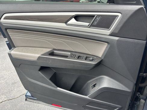Used 2023 Volkswagen Atlas SE image 16