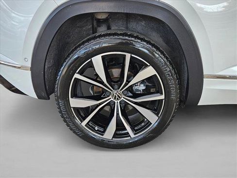 Used 2024 Volkswagen Atlas Cross Sport SEL Premium R-Line AWD/4WD image 21