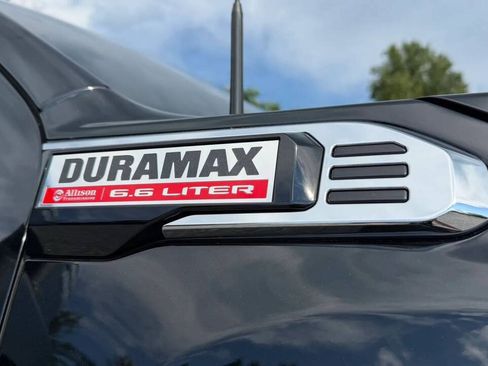 Used 2025 GMC Sierra 2500 Denali w/ Technology Package AWD/4WD image 12