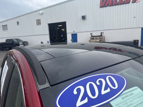 Used 2020 Ford Escape Titanium w/ Titanium Premium Package 2.0 FWD image 2