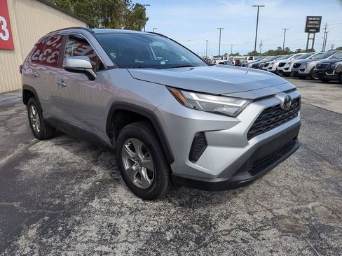 Used 2024 Toyota RAV4 XLE AWD/4WD image 7