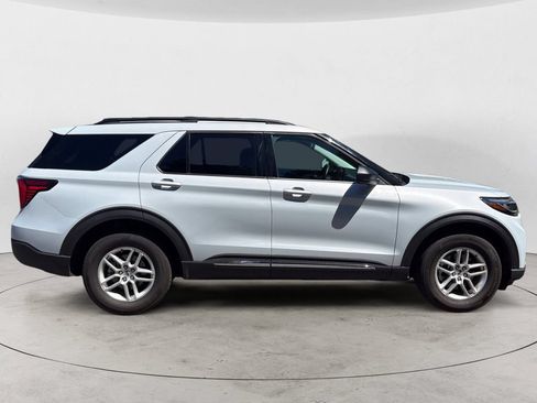 Certified 2025 Ford Explorer Active AWD/4WD image 6