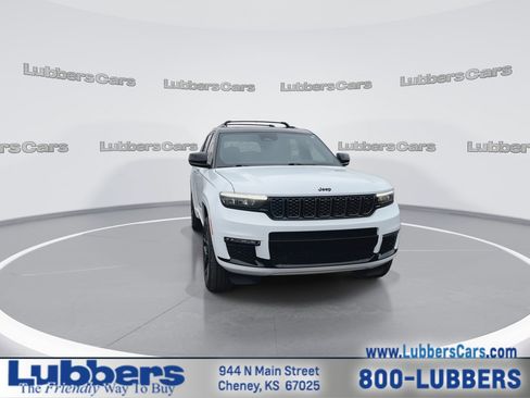 Used 2024 Jeep Grand Cherokee L Summit w/ Advanced Protech Group IV image 3