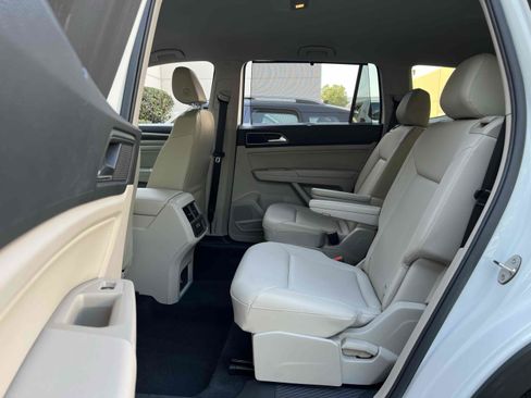 Used 2019 Volkswagen Atlas SE w/ Towing Package image 32