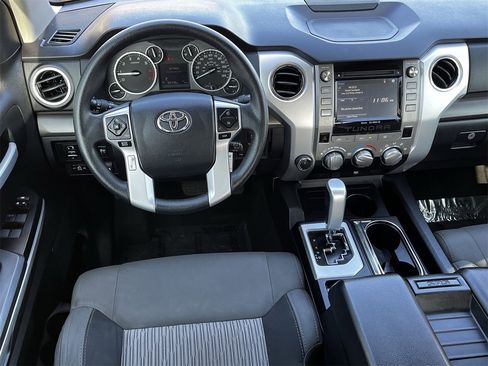 Used 2017 Toyota Tundra SR5 image 10