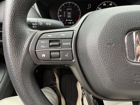 Used 2024 Honda HR-V LX image 17
