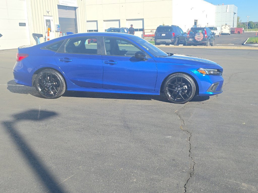 Used 2023 Honda Civic Sport image 12