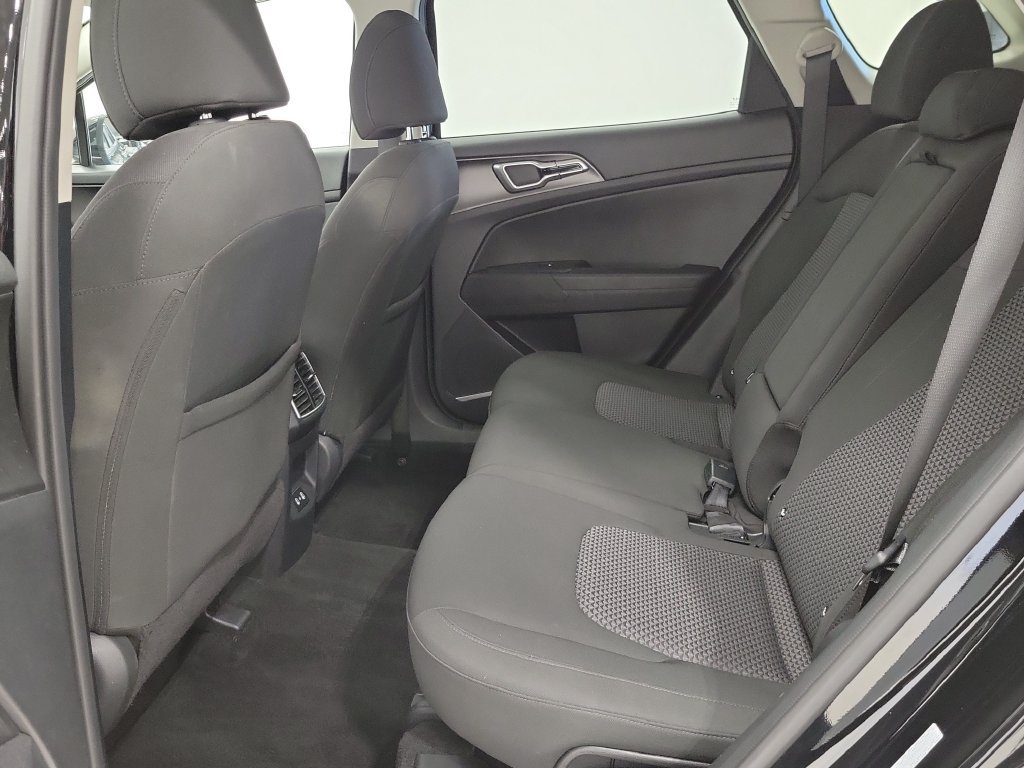 Used 2026 Kia Sportage LX FWD image 23