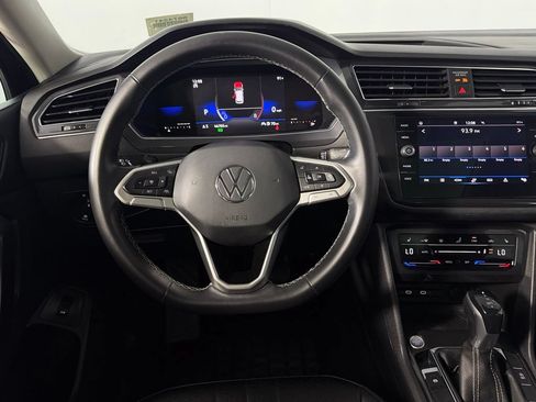 Used 2022 Volkswagen Tiguan SE FWD image 14