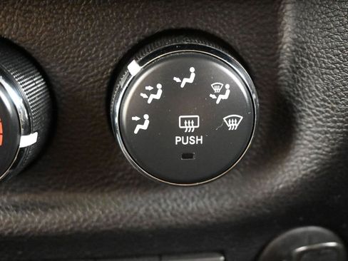 Used 2013 Jeep Wrangler Sport image 23