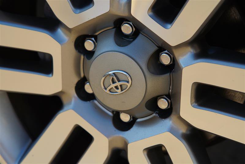 Used 2011 Toyota 4Runner Limited AWD/4WD image 12