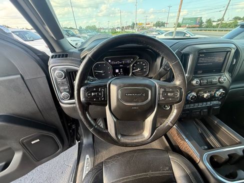 Used 2020 GMC Sierra 2500 Denali w/ Denali Ultimate Package AWD/4WD image 16
