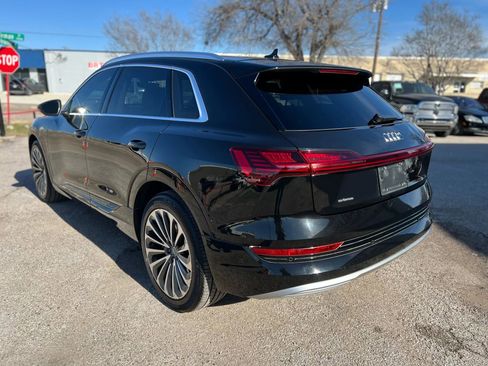 Used 2019 Audi e-tron Prestige image 5