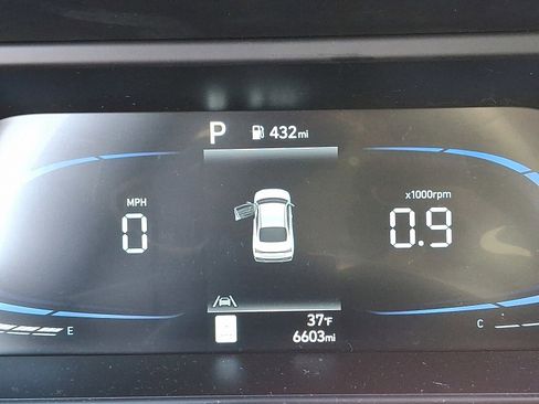 Certified 2025 Hyundai Elantra Sport image 20