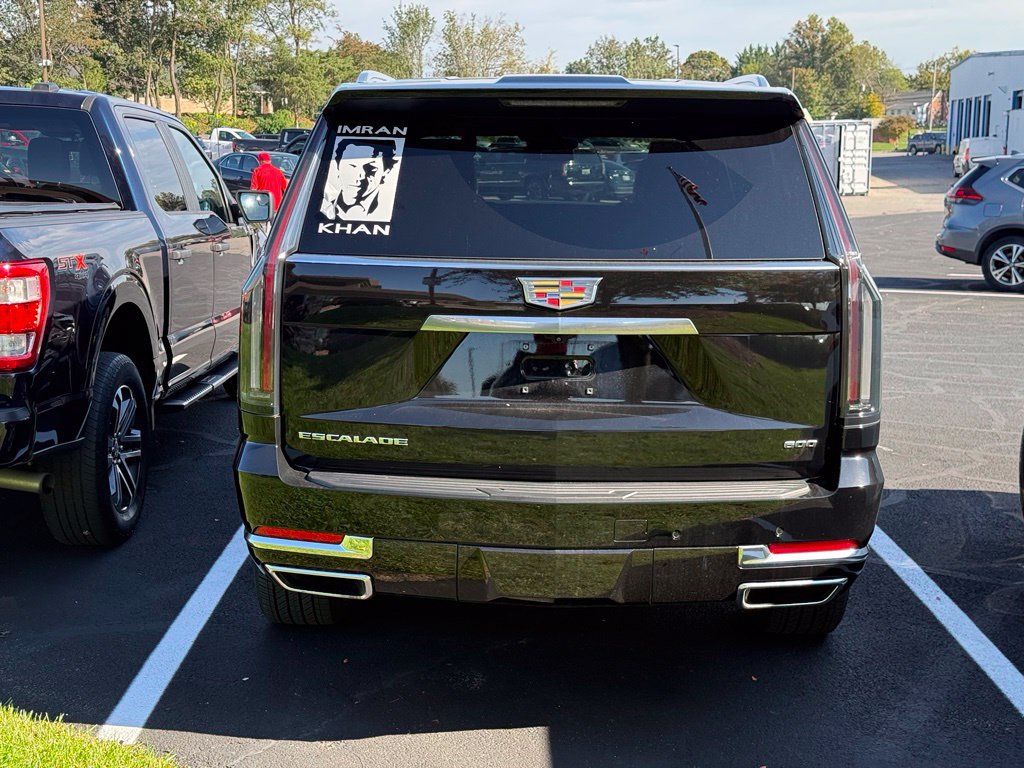 Used 2025 Cadillac Escalade Luxury AWD/4WD image 11
