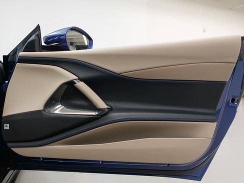 Certified 2021 Ferrari 812 GTS Base image 32