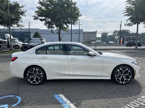Used 2025 BMW 330i xDrive Sedan w/ M Sport Package AWD/4WD image 9