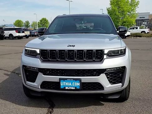 New 2026 Jeep Grand Cherokee Summit AWD/4WD image 3