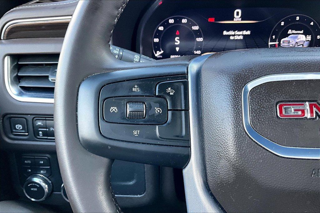 Used 2024 GMC Yukon SLE w/ Gmc Pro Safety Plus Package AWD/4WD image 18