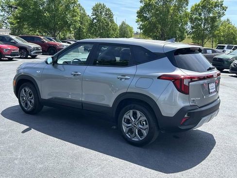 Used 2026 Kia Seltos LX AWD/4WD image 6