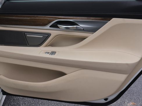 Used 2016 BMW 750i 750i image 17