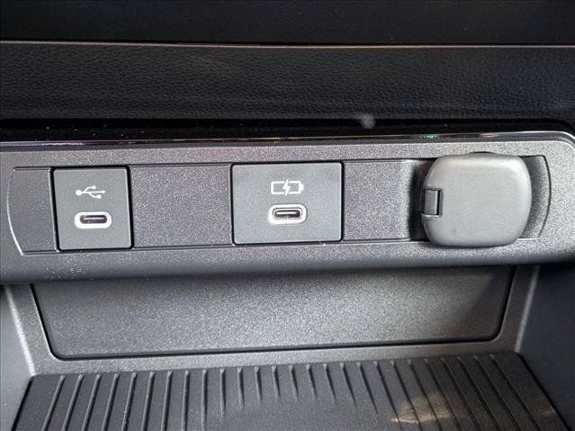 Used 2026 Toyota Prius Plug-In Hybrid FWD image 15