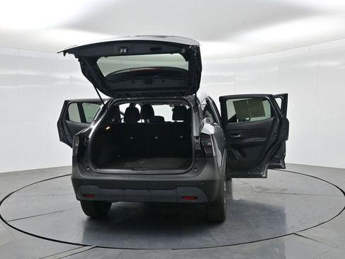 Used 2025 Nissan Kicks SV FWD image 31