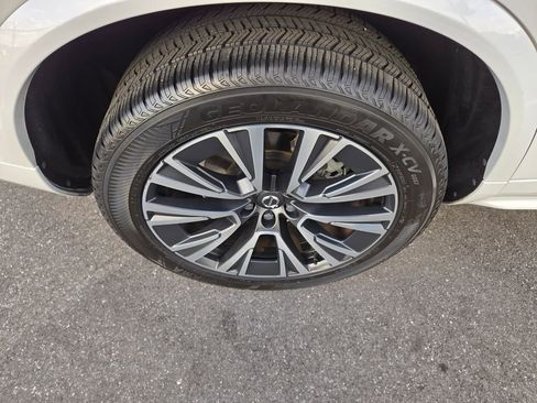 Used 2020 Volvo XC90 T5 Momentum w/ Protection Package Premier image 13