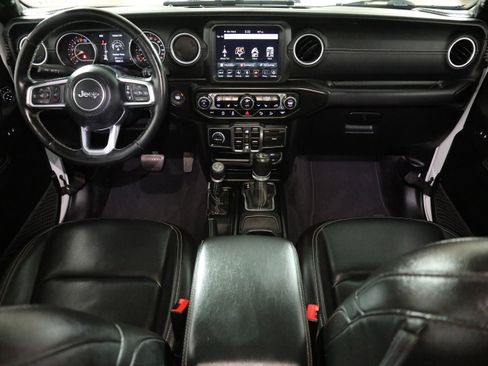 Used 2021 Jeep Wrangler Unlimited Sahara AWD/4WD image 15