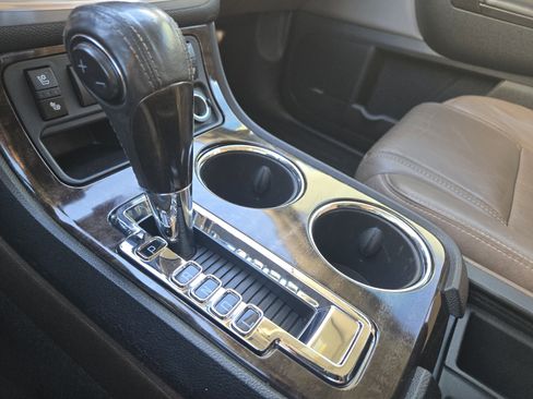 Used 2017 GMC Acadia Limited SLT image 22