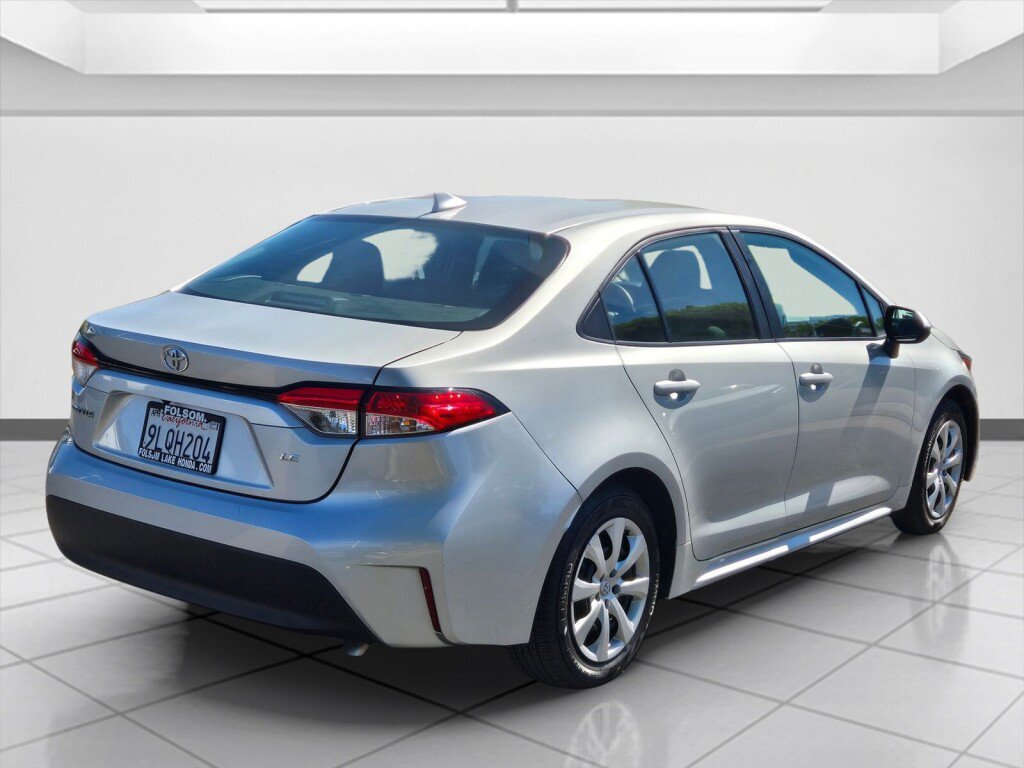 Used 2024 Toyota Corolla LE FWD image 5