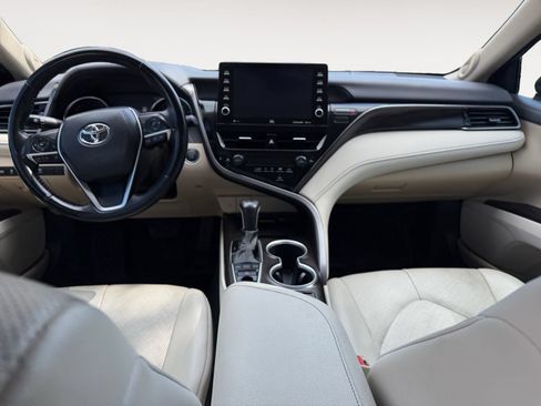 Used 2022 Toyota Camry XLE w/ Navigation Package FWD image 10