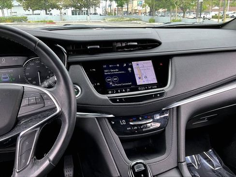 Certified 2024 Cadillac XT5 Premium Luxury FWD image 8