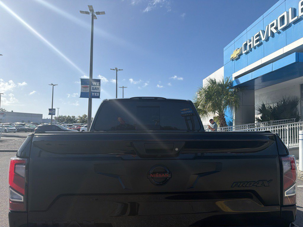 Used 2021 Nissan Titan PRO-4X w/ Pro-4x Convenience Package AWD/4WD image 16