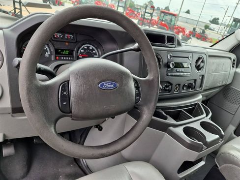 Used 2009 Ford E-350 and Econoline 350 Extended Super Duty RWD image 16