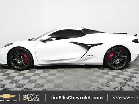 Used 2023 Chevrolet Corvette Z06 w/ Stealth Interior Trim Package RWD image 31