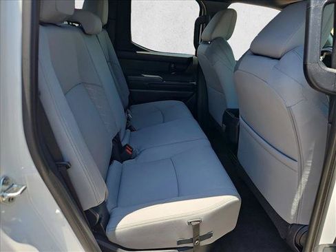 Used 2025 Toyota Tacoma SR5 AWD/4WD image 25