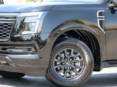 Used 2025 Nissan Armada SV AWD/4WD image 14