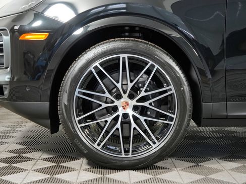 New 2026 Porsche Cayenne Coupe AWD/4WD image 13