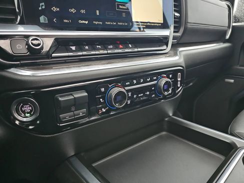 Used 2024 Chevrolet Silverado 2500 LTZ w/ LTZ Convenience Package image 30